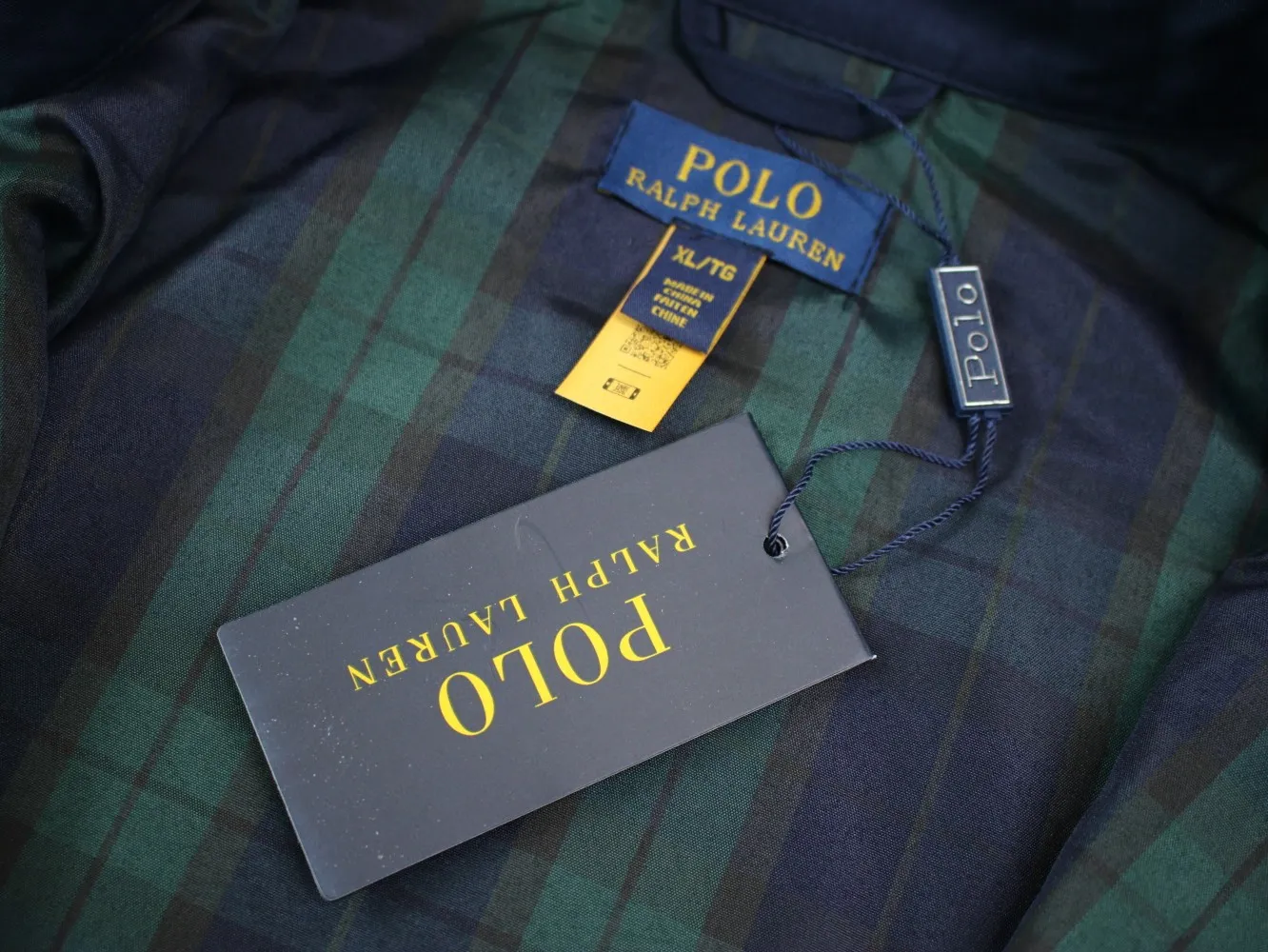 🅿️350 Ralph Lauren's new 2024 classic old money style stand collar executive zipper jacket 1️⃣Selected from high-quality original developed pure cotton fabrics, with customized plaid lining inside, the overall wear effect is very soft and comfortable, 2️⃣The workmanship details are perfectly controlled, the chest is exquisitely embroidered with small logos, and the dropped shoulders are made of unique splicing technology to highlight your personality! The version is simple but not simple! 3️⃣ Complete with tag accessories, unisex design, and a very versatile jacket for men and women! Color: black, navy, khaki, green Size: S, M, L, XL